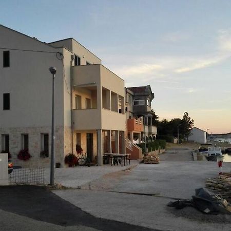 Apartments By The Sea Simuni, Pag - 18386 Kolan Extérieur photo
