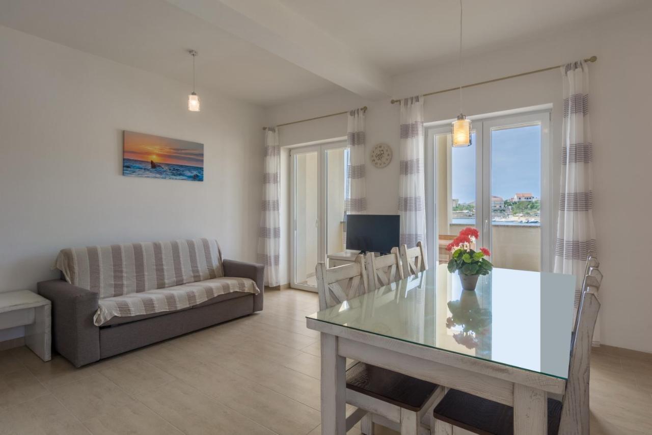 Apartments By The Sea Simuni, Pag - 18386 Kolan Extérieur photo