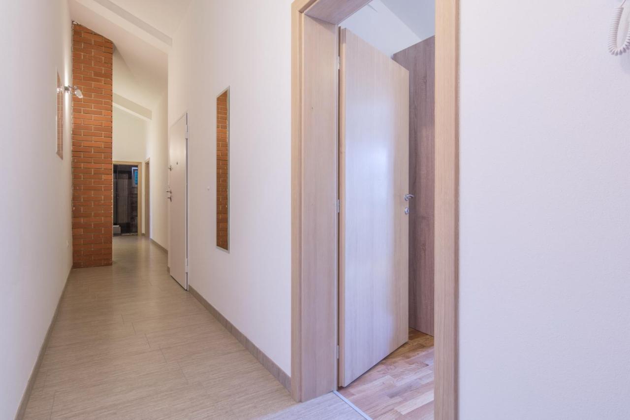Apartments By The Sea Simuni, Pag - 18386 Kolan Extérieur photo