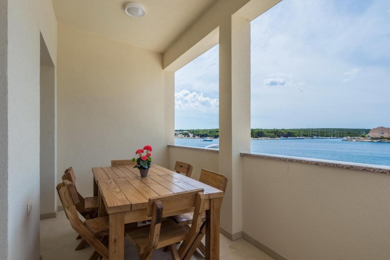 Apartments By The Sea Simuni, Pag - 18386 Kolan Extérieur photo