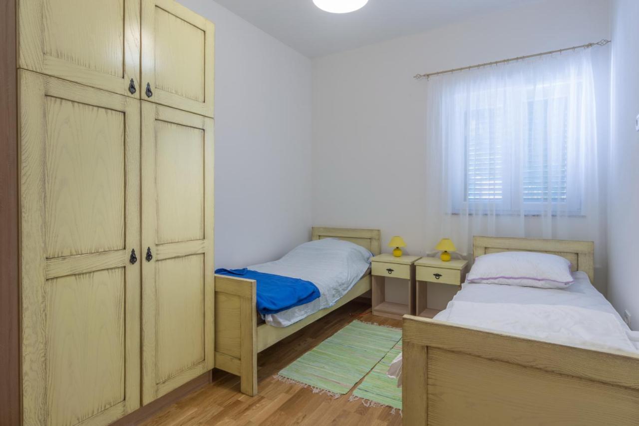 Apartments By The Sea Simuni, Pag - 18386 Kolan Extérieur photo