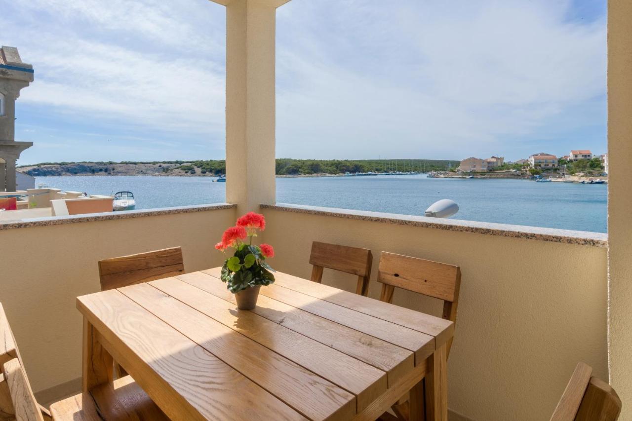 Apartments By The Sea Simuni, Pag - 18386 Kolan Extérieur photo